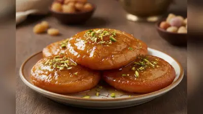 Malpua Recipe: त्योहार की मिठास बढ़ाएं इस लजीज मालपुआ से, हर बाइट में मिलेगा देसी स्वाद