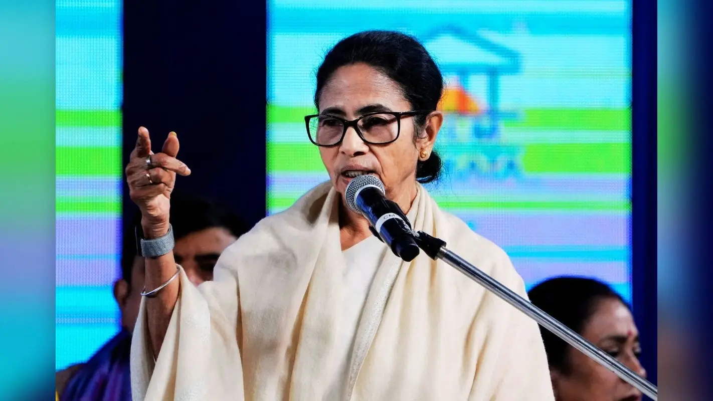 कोलकाता बुक फेयर में बोलीं ममता बनर्जी – SIR ने बढ़ायी टेंशन, 110 लोगों की गयी जान