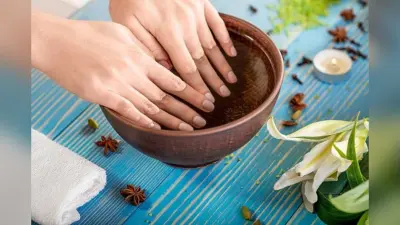 Nail Care Tips for Winter: विंटर में चाहिए हेल्दी नाखून तो आजमाएं ये नेल केयर टिप्स