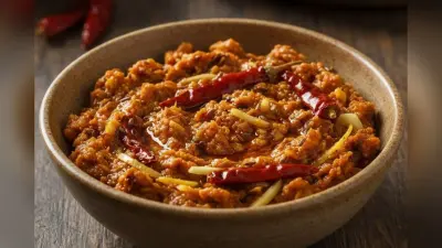 Nimbu Lal Mirch Ki Chutney: पराठे से लेकर खिचड़ी तक, हर डिश के साथ तैयार करें नींबू लाल मिर्च की टेस्टी चटनी