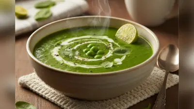 Palak Matar Soup: ठंड में शरीर को गर्म रखने के लिए बनाएं गरमा-गरम पालक मटर सूप
