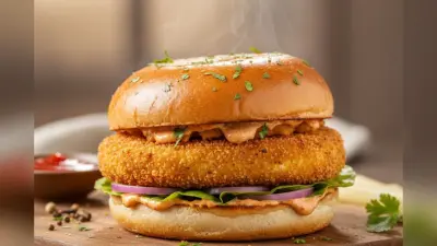Paneer Burger Recipe: घर पर ऐसे बनाएं रेस्टोरेंट जैसा क्रिस्पी पनीर बर्गर, नोट करें सीक्रेट रेसिपी