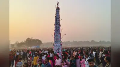 Saraikela: स्वर्णरेखा घाट पर लगा भव्य प्राचीन राम मेला, उमड़ी हजारों की भीड़, 40 फीट ऊंचा टुसू बना आकर्षण का केंद्र