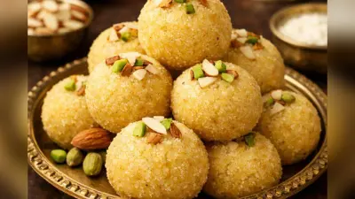 Rava Mawa Laddu: त्योहार हो या खास मौका घर पर बनाएं लाजवाब रवा मावा लड्डू