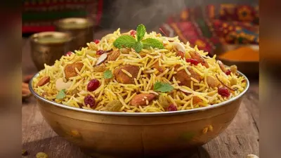 Kashmiri Pulao Recipe: मेहमानों के लिए घर पर बनाएं रेस्टोरेंट स्टाइल जायकेदार कश्मीरी पुलाव