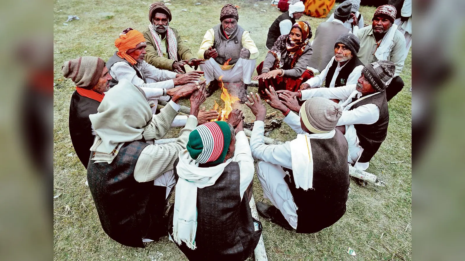 ठिठुरन से लोग बेहाल, गिरेगा पारा