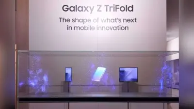 जेब में फोन, हाथ में टैबलेट, CES 2026 में Samsung ने पेश किया Galaxy Z TriFold