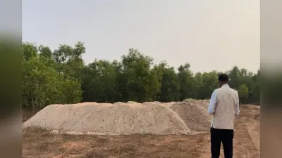 Saraikela News: अवैध खनन भंडारण और परिवहन के खिलाफ चांडिल में बड़ी कार्रवाई, डीएमओ ने किया औचक निरीक्षण