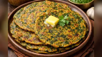 Sarson Saag Chilla Recipe: सर्दियों में नाश्ते के लिए बनाएं स्वादिष्ट सरसों साग चीला, खाने में लगेगा बहुत मजेदार