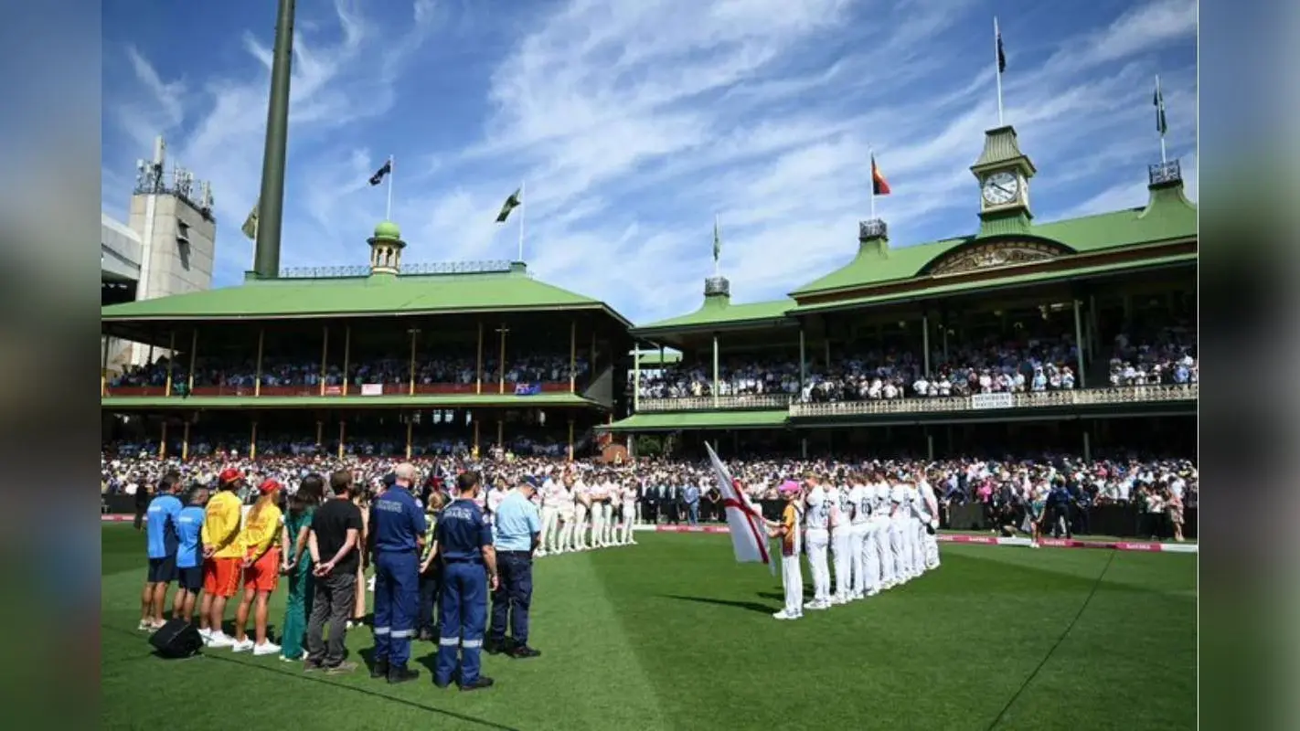 AUS vs ENG: बॉन्डी बीच हमले के नायकों का सम्मान, सिडनी टेस्ट से पहले दिया गार्ड ऑफ ऑनर, देखें Video