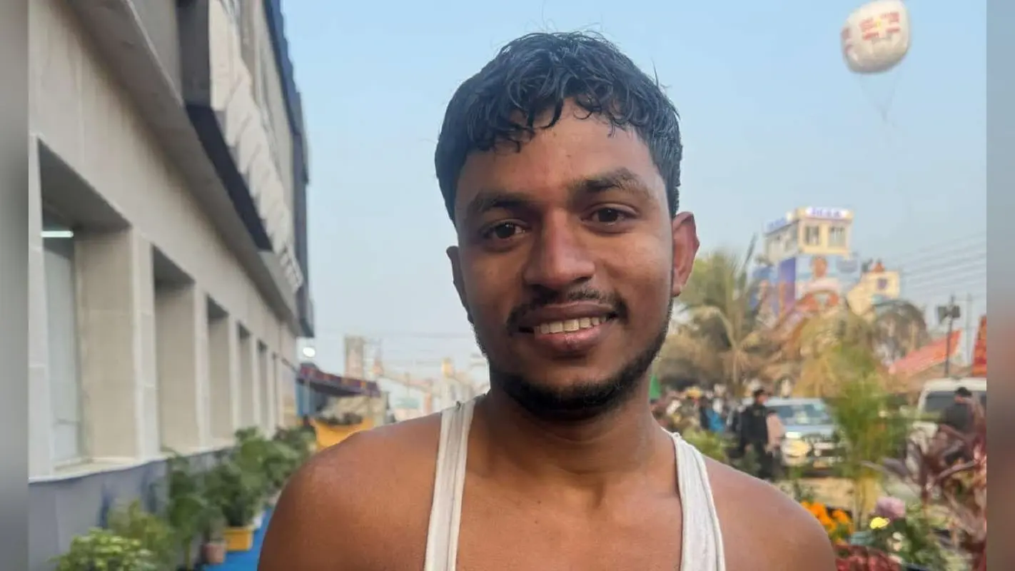 गंगासागर मेले में हादसा टला, नौसेना की त्वरित कार्रवाई से बची युवक की जान