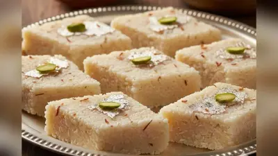 Sukhe Nariyal ki Barfi: घर पर इस आसान रेसिपी से बनाएं सूखे नारियल की स्वादिष्ट बर्फी