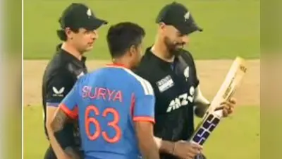 कीवी खिलाड़ी को हुआ शक, बीच मैदान चेक किया सूर्या का बल्ला, T20 वर्ल्ड कप से पहले लौटी पुरानी लय
