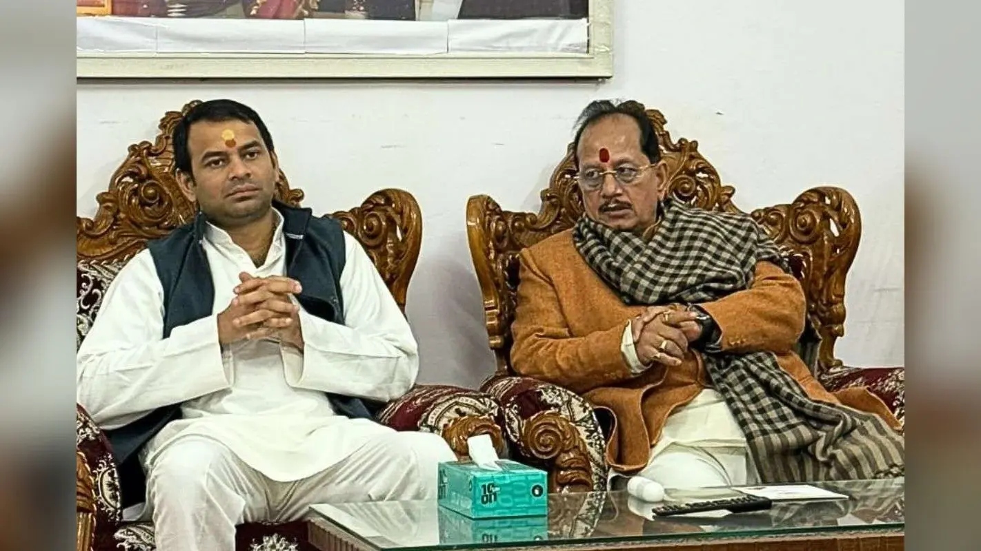 NDA में जाएंगे तेजप्रताप यादव? विजय सिन्हा के दही-चूड़ा भोज में बोले- समय पर सब साफ हो जाएगा…