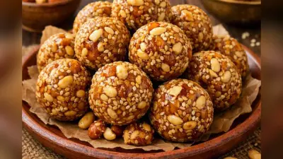Til Moongfali Gud Laddu: मकर संक्रांति पर आसानी से तैयार करें तिल मूंगफली गुड़ के लड्डू, स्वाद ऐसा जो हमेशा रहेगा याद