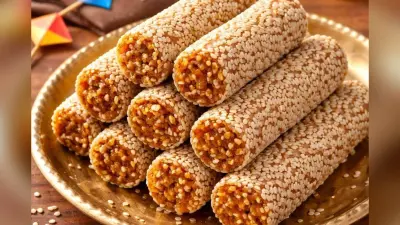 Til Roll Recipe For Makar Sankranti: इस मकर संक्रांति ट्राई करें घर पर बनाकर तिल रोल, खाने में लगेगा बहुत लाजवाब