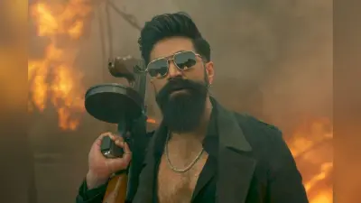 Toxic Movie: यश के जन्मदिन पर फैंस को मिला बड़ा तोहफा, ‘राया’ बन इंटेंस और एक्शन अवतार में सामने आए रॉकस्टार, देखें वीडियो