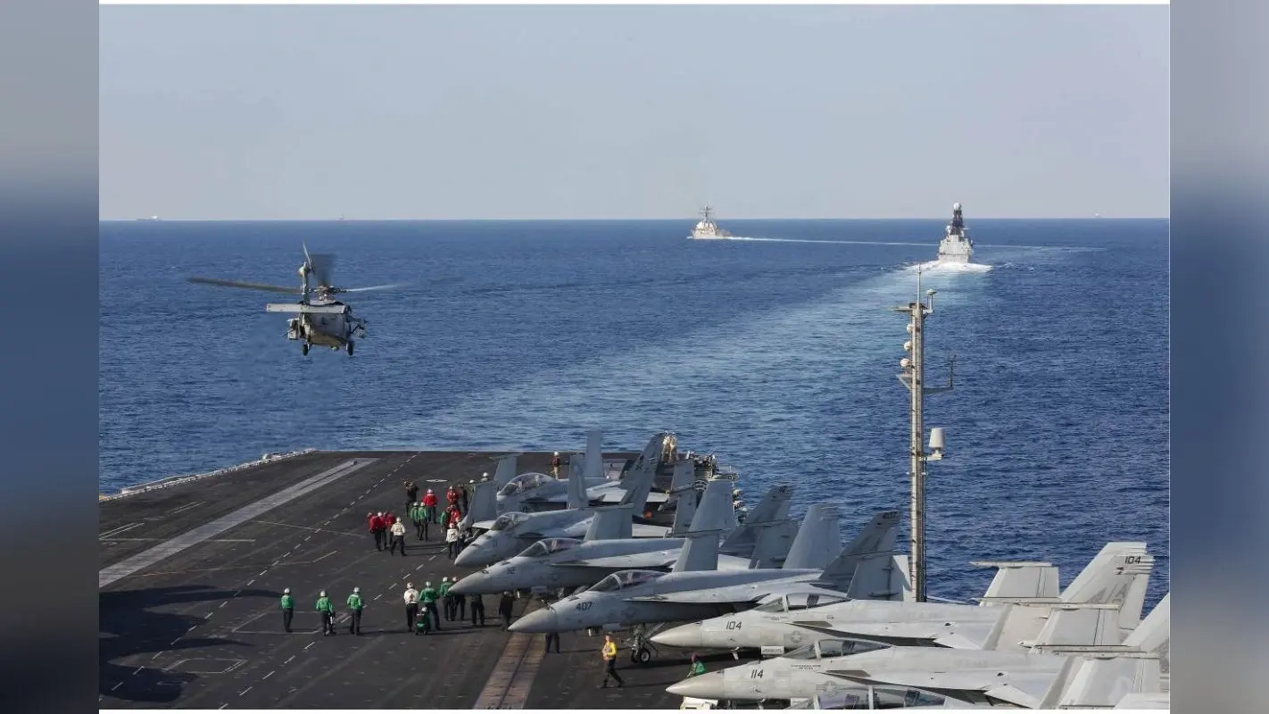 मिडिल ईस्ट पहुंचा US एयरक्राफ्ट कैरियर, ईरान तनाव के बीच अमेरिका ने तैनात किए 3 युद्धपोत, क्या होगी जंग?