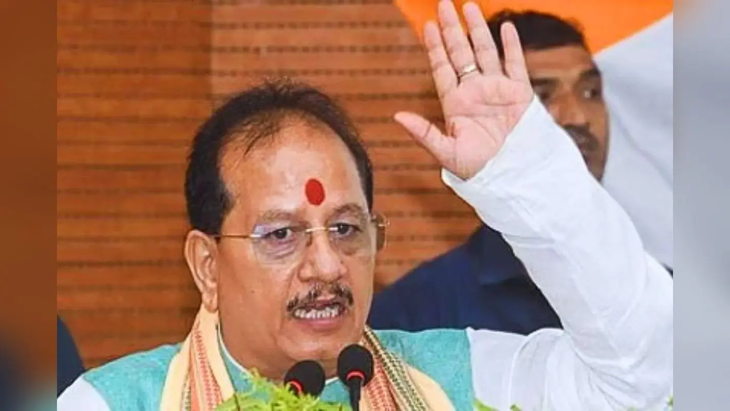 Vijay Sinha: ‘रिटायरमेंट से पहले ही VRS दिलवा दूंगा…’, भागलपुर में जमीन विवाद की सुनवाई में DCLR पर भड़के विजय सिन्हा