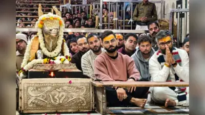 महाकाल की शरण में पहुंचे कोहली, कुलदीप ने भी लगाई हाजिरी, तीसरे वनडे से पहले मांगा जीत का आशीर्वाद