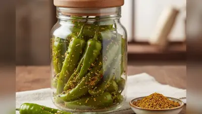 Zero Oil Chilli Pickle Recipe: तेल के बिना भी बनेगा चटपटा मिर्च का अचार, जानिए आसान घरेलू तरीका