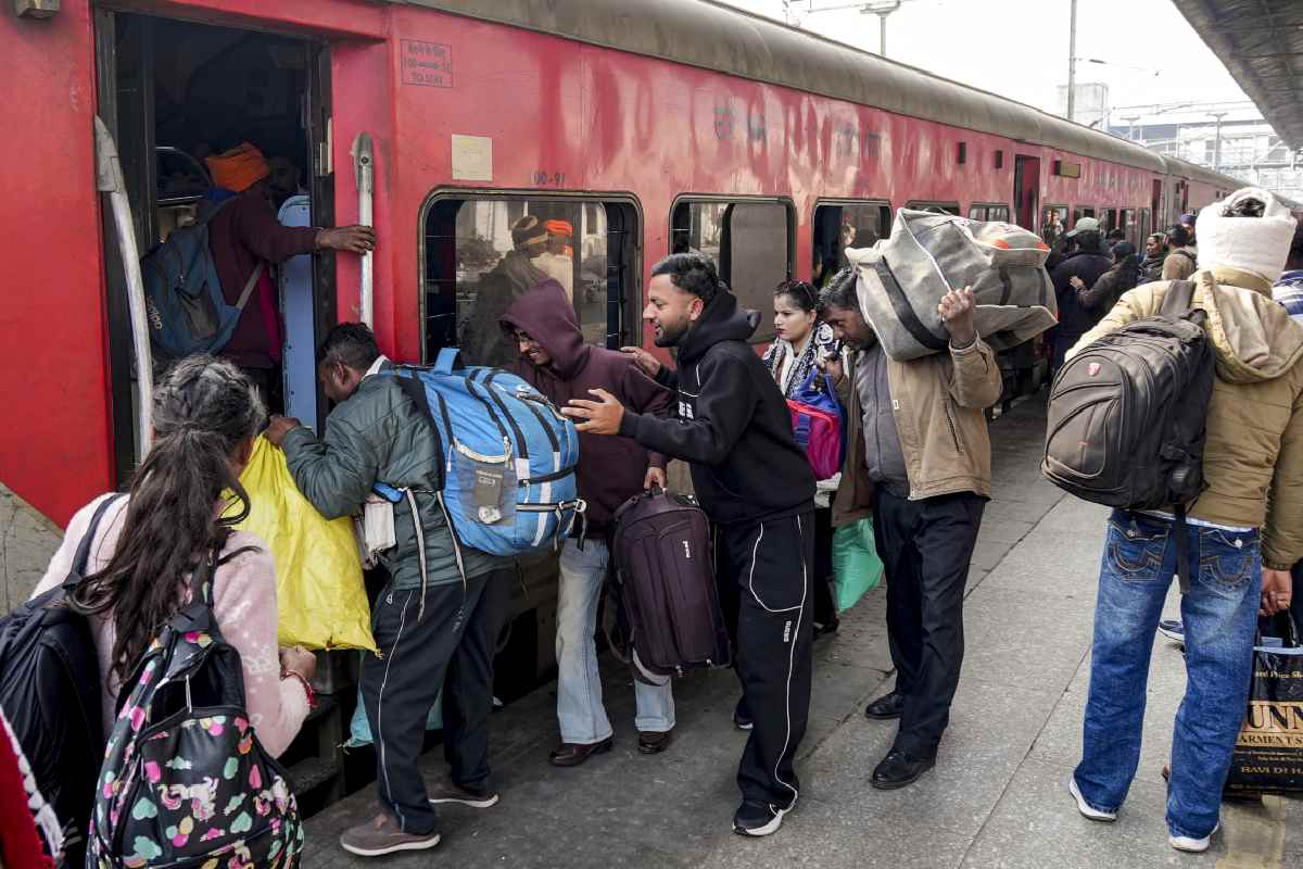 क्या दिल्ली-पुणे के बीच सीधी ट्रेन चलेगी? संसद में उठी मांग