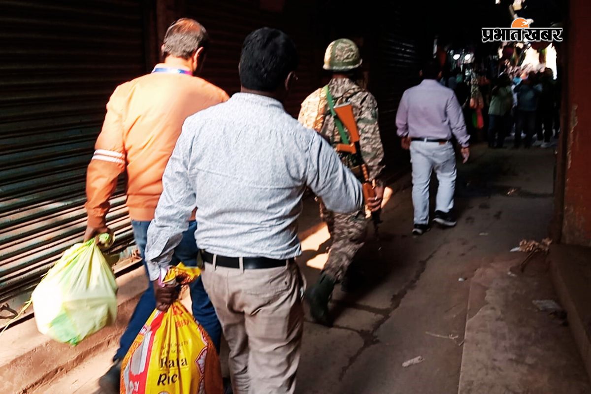 बंगाल में 10 जगह ईडी के छापे, बोरियों में रद्दी कागज की तरह भर रखे थे नोटों के बंडल