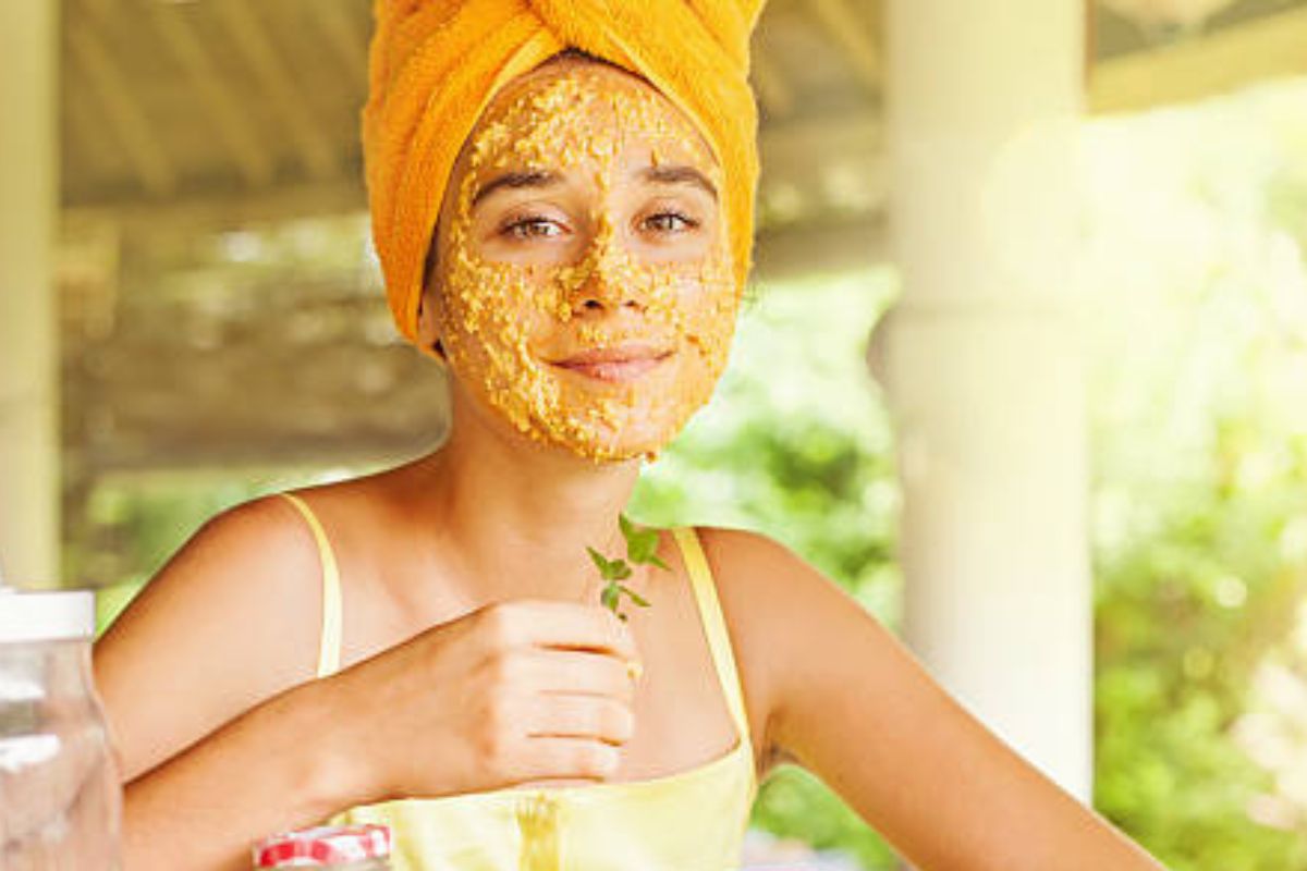 Skin Care Tips In Hindi: मसूर दाल से दमक उठेगा चेहरा, बस जान लें लगाने का सही तरीका