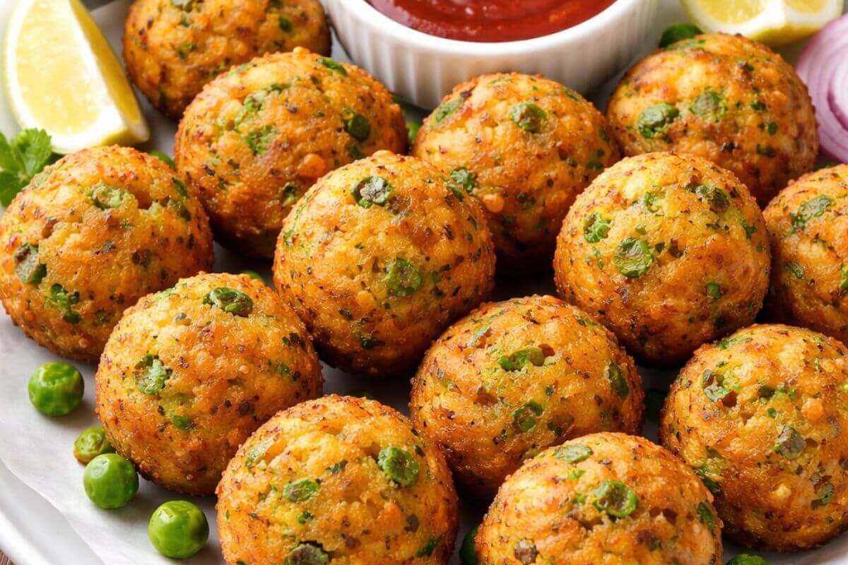 matar moong dal pakora