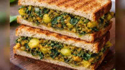 सुबह के नाश्ते को बनाएं खास, ट्राई करें आलू पालक सैंडविच
