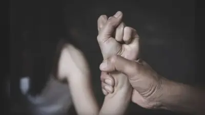 स्कूली छात्रा से पड़ोसी करता था बार-बार दुष्कर्म, मां की शिकायत पर चार नाबालिग गिरफ्तार