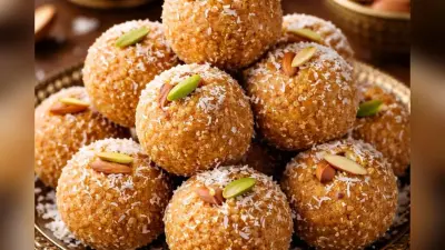 Besan Nariyal Laddu: स्वाद में लाजवाब बेसन नारियल लड्डू को आसान स्टेप्स में ऐसे करें तैयार