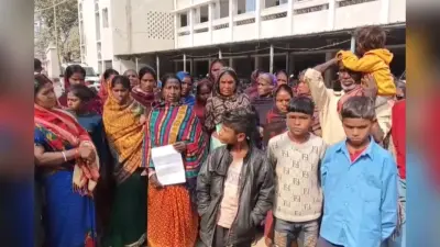 Bihar Bulldozer Action Video: अतिक्रमण हटाओ का नोटिस मिलते ही DM के पास पहुंचा पीड़ित परिवार, घर बचाने की लगाई गुहार