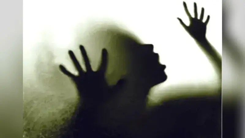 कोलकाता में बीच सड़क से महिला को उठाया, जबरन कार में बिठा कर ले गये अपराधी