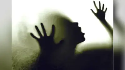 कोलकाता में बीच सड़क से महिला को उठाया, जबरन कार में बिठा कर ले गये अपराधी