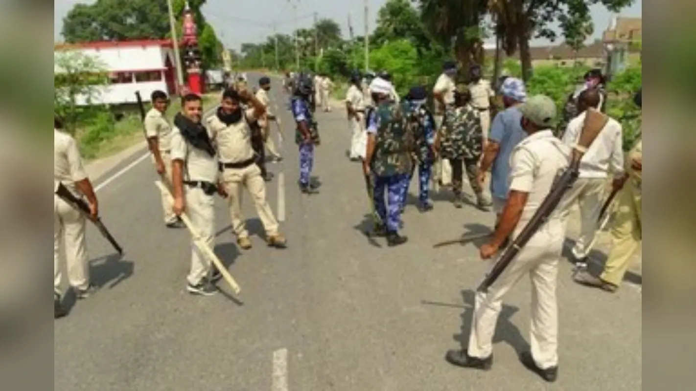 पटना से लेकर गांव-गांव तक पुलिस अलर्ट, होली पर बदमाशों के लिए बना तगड़ा प्लान