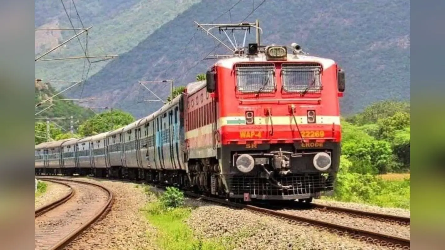 ब्रह्मपुत्र, विक्रमशिला, संपूर्ण क्रांति समेत इन ट्रेनों में सीटें फुल, होली के बाद भी टिकट नहीं