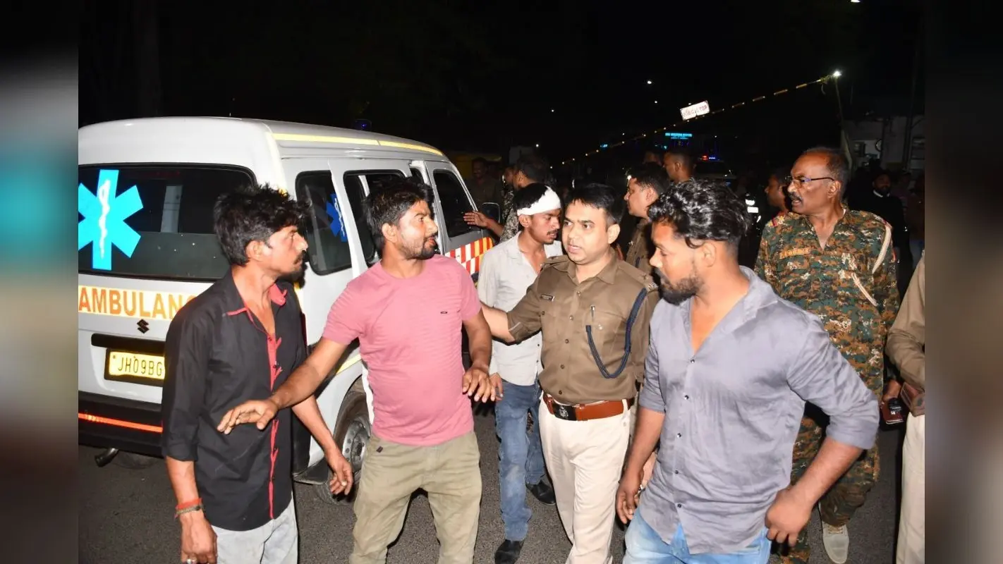 Bokaro: रेलवे स्टेशन परिसर के ऑटो स्टैंड में गोली मारकर युवक की हत्या, CCTV फुटेज खंगाल रही पुलिस