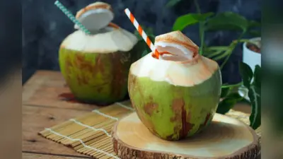 Coconut Water Benefits: रोजाना पिएं नारियल पानी, सेहत और त्वचा को मिलेंगे ये जबरदस्त फायदे