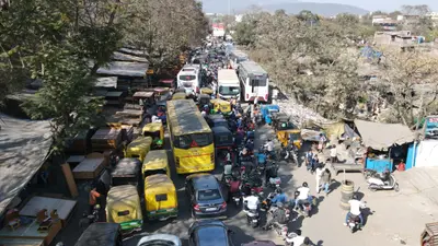 jamshedpur news : मानगो ब्रिज पर तीन घंटे तक लगा रहा जाम, वाहन छोड़ पैदल निकले परीक्षार्थी