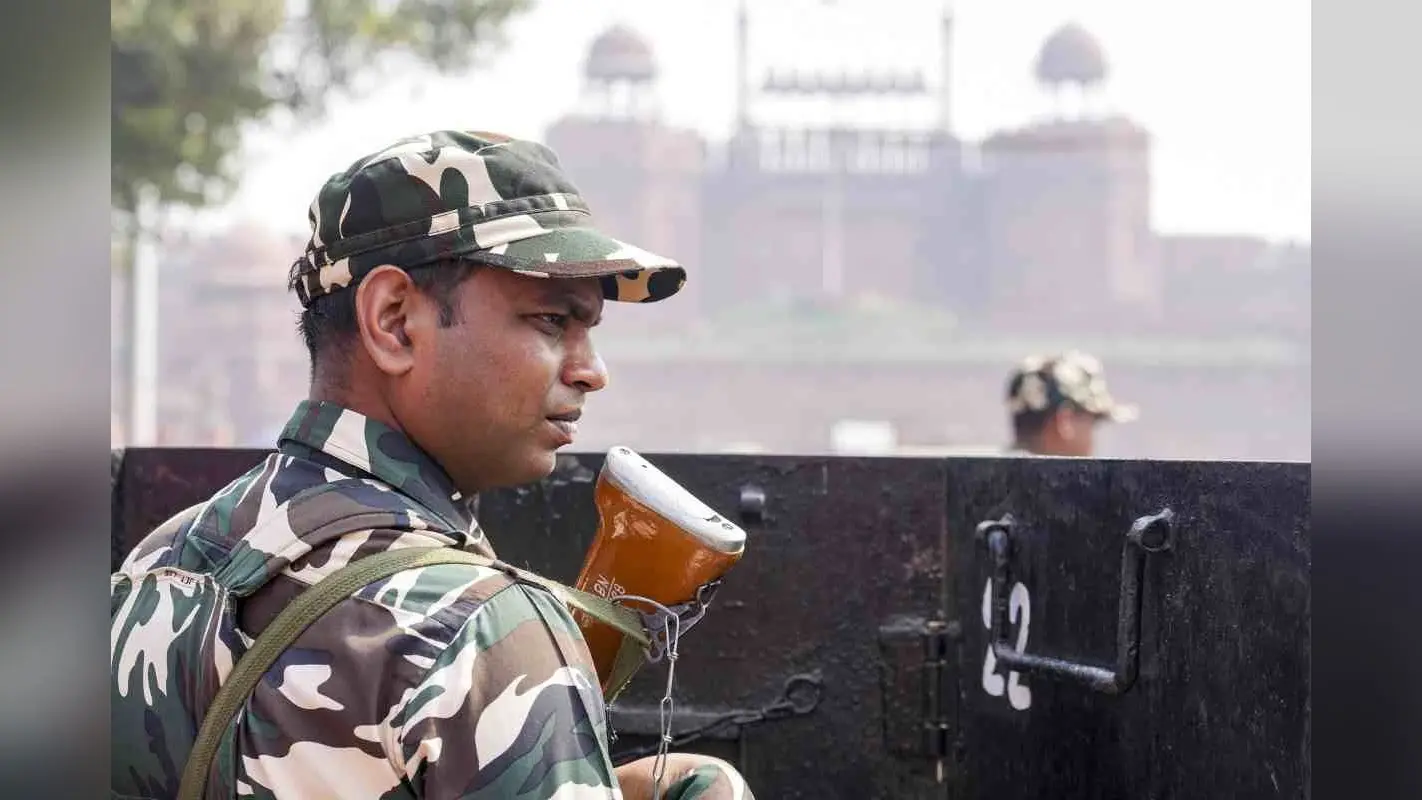 दिल्ली में हाई अलर्ट जारी, मंदिरों को निशाना बना सकते हैं आतंकी