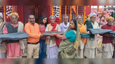 हनुमान मंदिर वार्षिकोत्सव के समापन पर साधुओं के बीच कंबल का वितरण