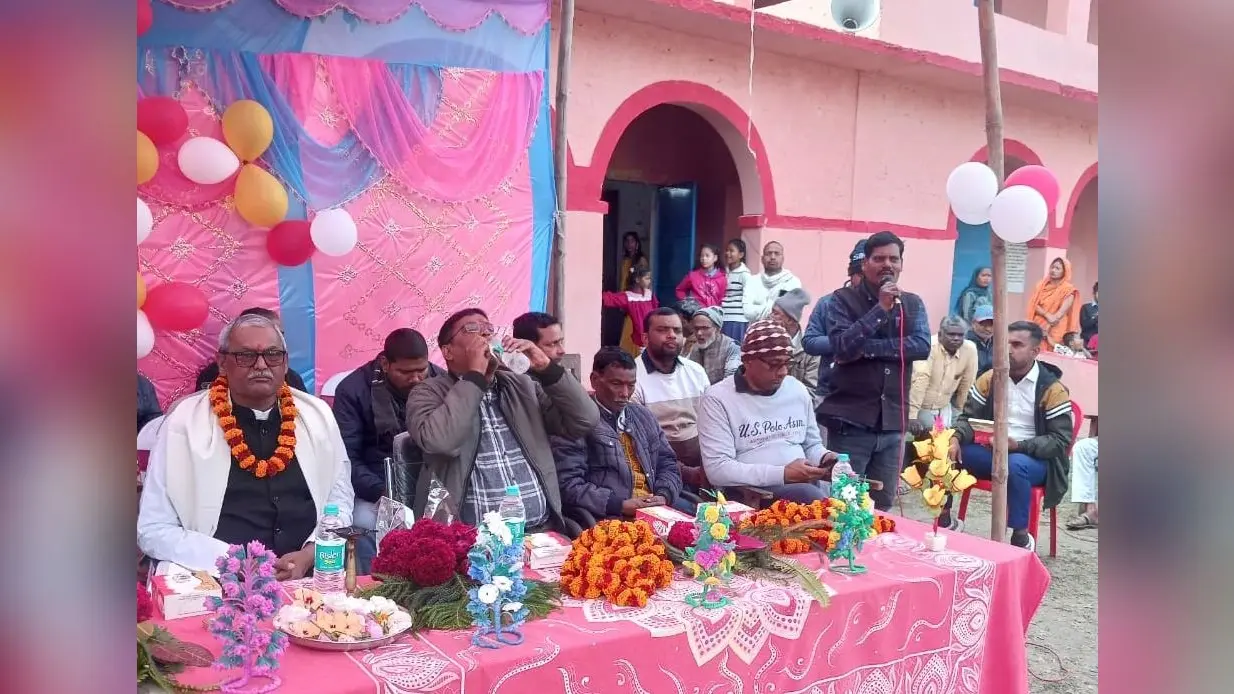 प्रधानाध्यापक को सेवानिवृति पर दी विदाई