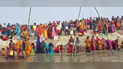 काढागोला गंगा में एक लाख श्रद्धालुओं ने आस्था की लगायी डूबकी