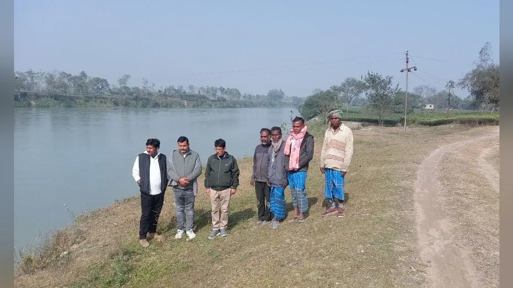 डोंकनदी से कटाव का दंश झेल रहे किसान, प्रशासन से रोकथाम की मांग