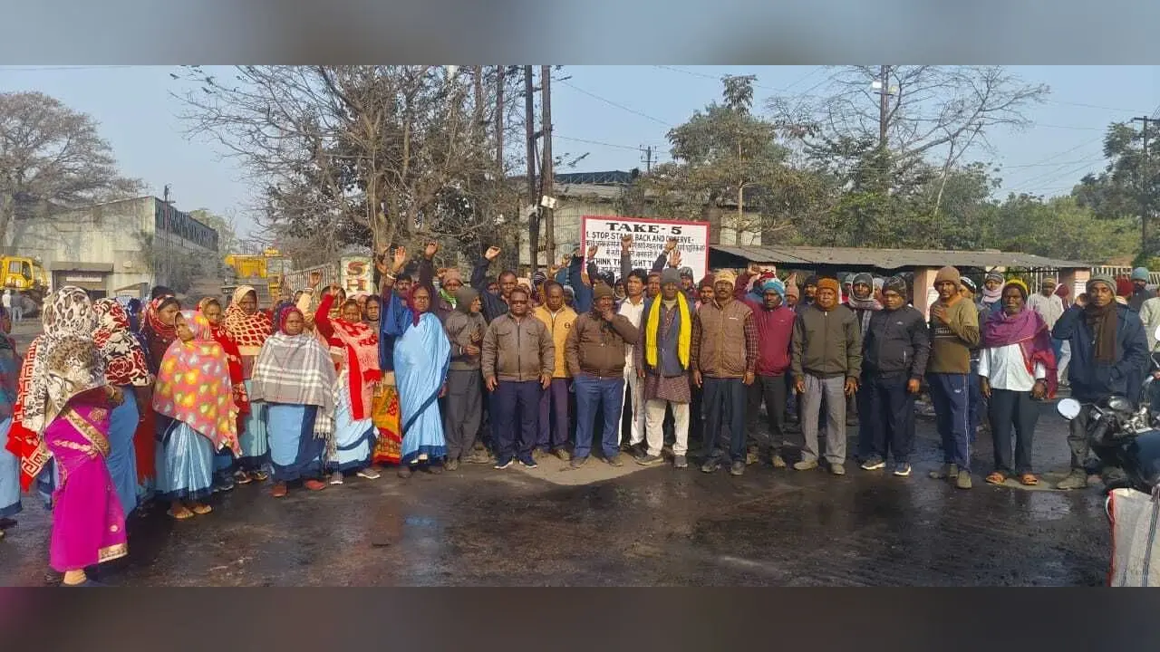 देशव्यापी हड़ताल को लेकर मजदूर संघ ने की गेट मीटिंग