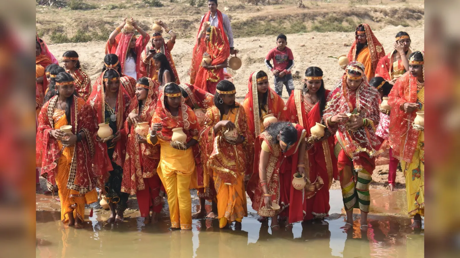 विराट महायज्ञ को लेकर निकाली गयी शोभायात्रा