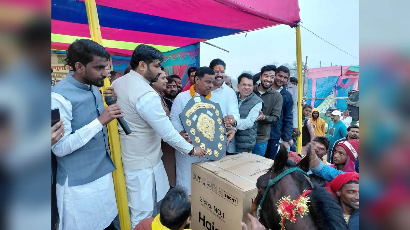 अगुवानी गंगा घाट पर राज्यस्तरीय घुड़दौड़ का आयोजन, नयागांव के घोड़े ने मारी बाजी