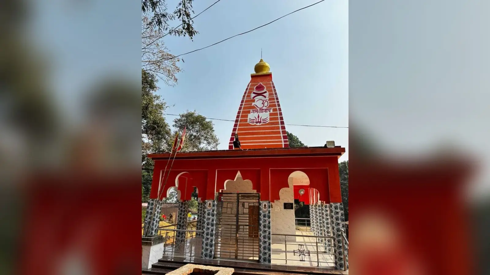 मंदिर के गुंबद पर पंचशूल स्थापित किया गया