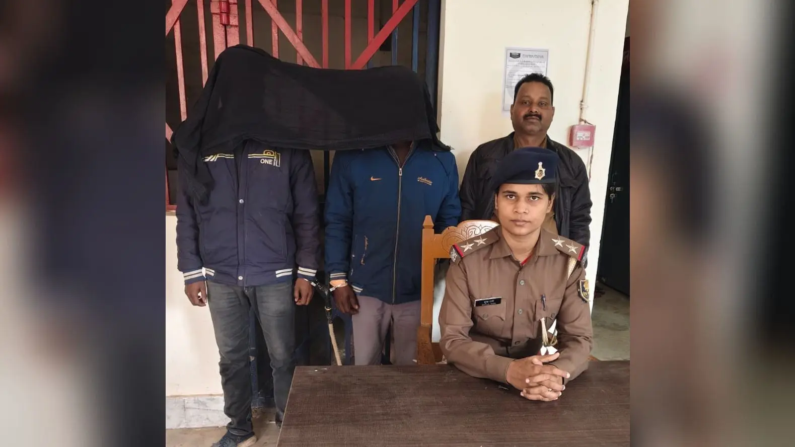 दो नशेड़ी को पुलिस ने पकड़ा